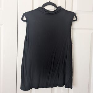Banana Republic Threadsoft Sleeveless Top Women’s Medium Black Basic Classic
